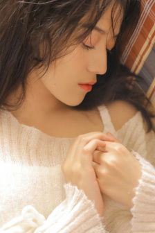 老公当着我的面和别的女人聊天
